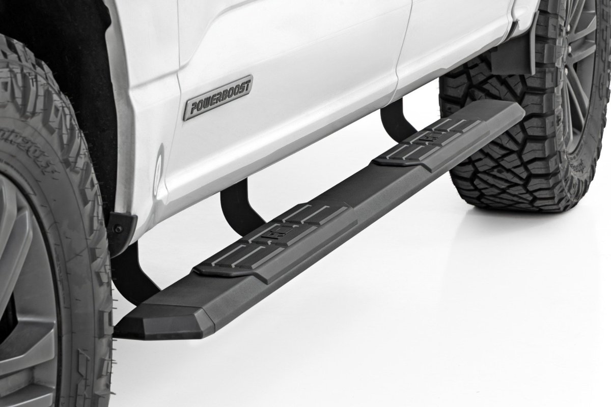 Ford F-250 Super Duty Running Boards - Rough Country - TR2, Aluminum, 5 in Wide - Black Powder Coat - '15-'26